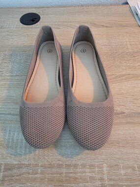 Kelly & Katie Ballet Flats - Size 9